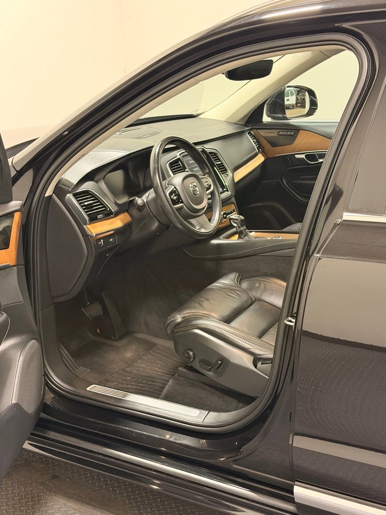 Used 2019 Volvo XC90 T6 Inscription w/ Luxury Package image 8