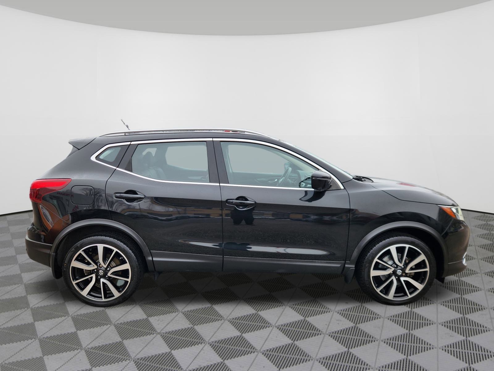 Used 2019 Nissan Rogue Sport SL image 6