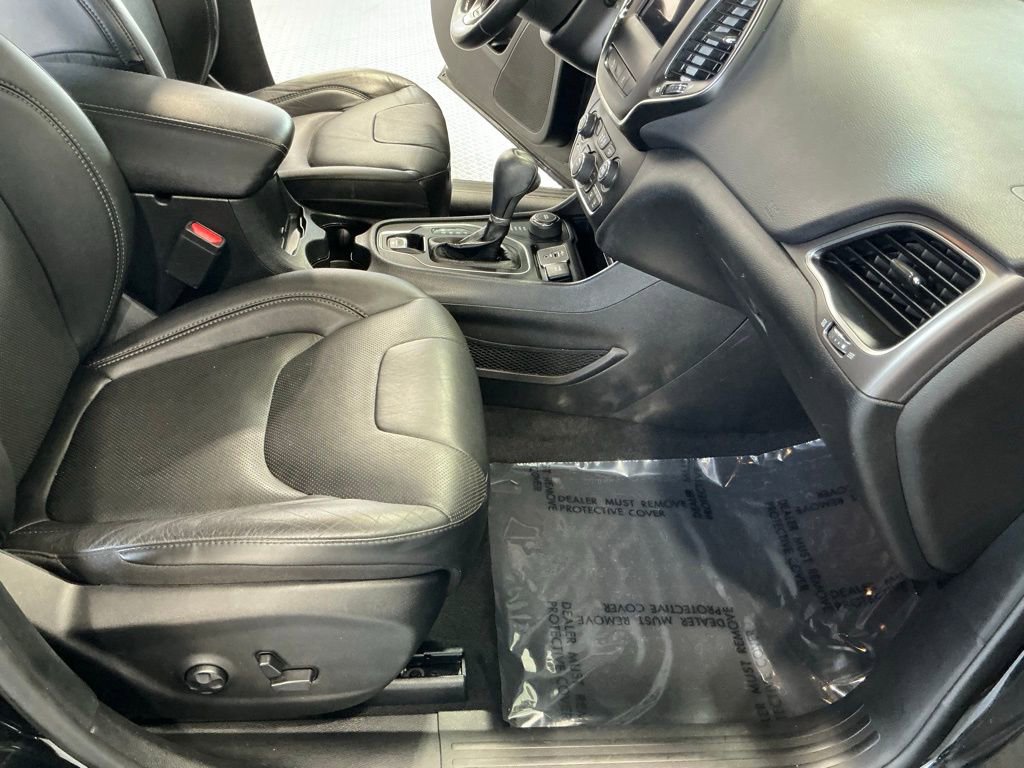 Used 2021 Jeep Cherokee Latitude Lux image 16