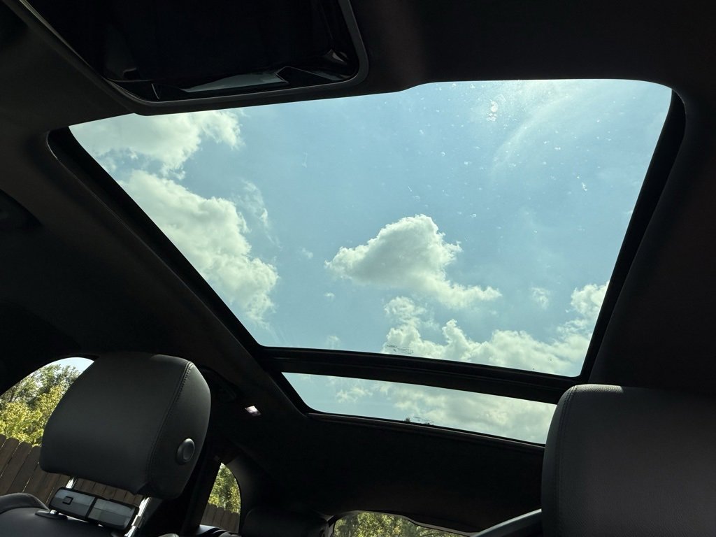 New 2026 Land Rover Range Rover Velar Dynamic SE image 31