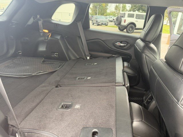 Used 2022 Jeep Cherokee Trailhawk w/ Sound & Nav Group AWD/4WD image 35