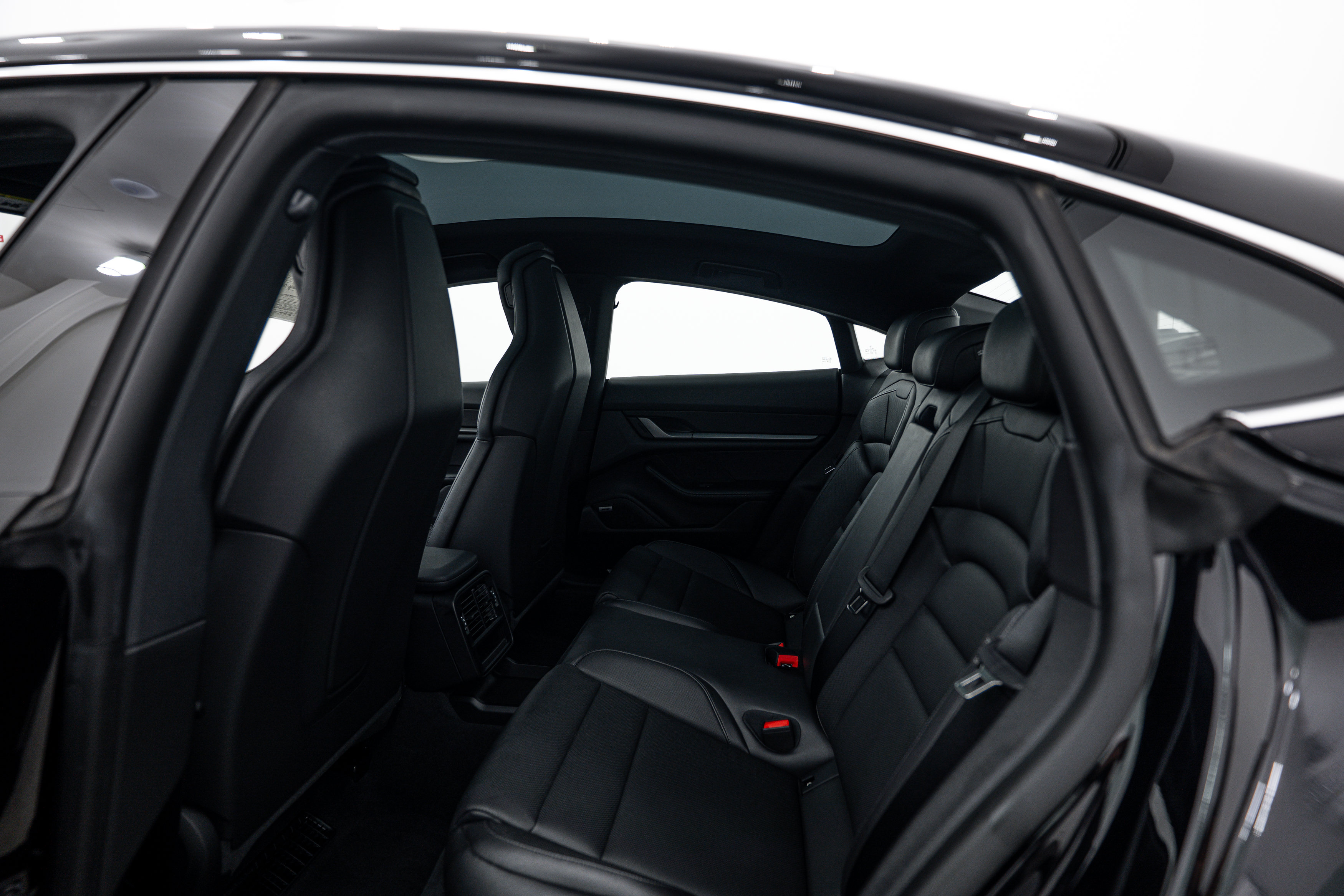 Certified 2025 Porsche Taycan 4S AWD/4WD image 22