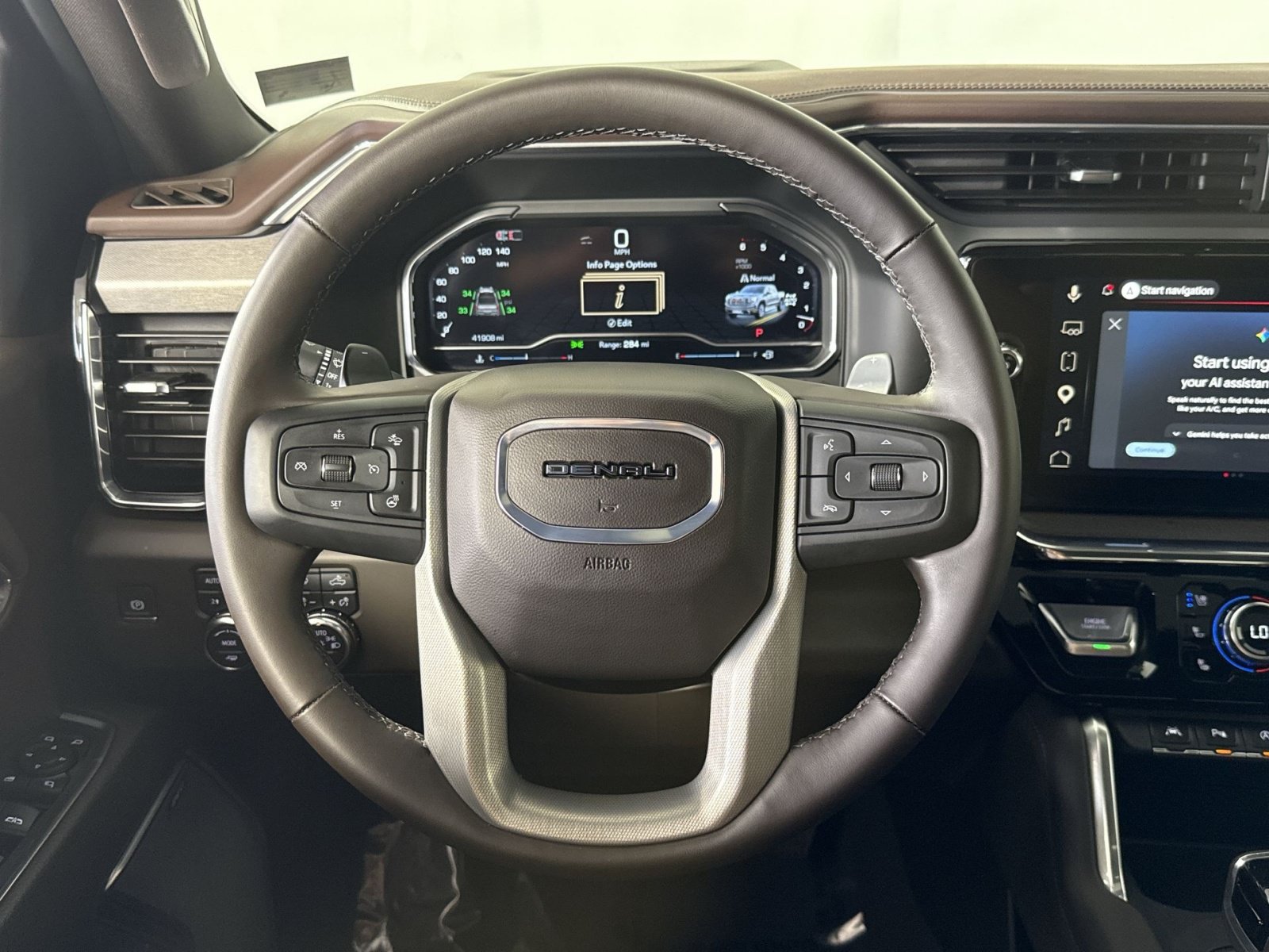 Used 2024 GMC Sierra 1500 Denali w/ Denali Reserve Package AWD/4WD image 16