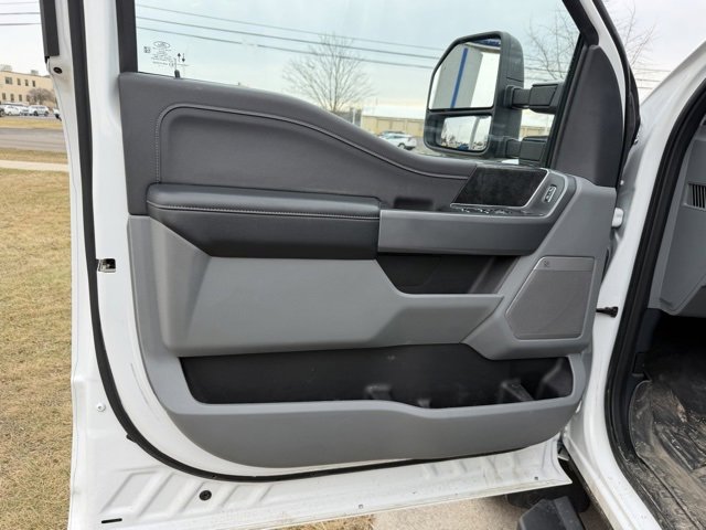 Used 2024 Ford F250 XLT w/ Black Appearance Package image 11