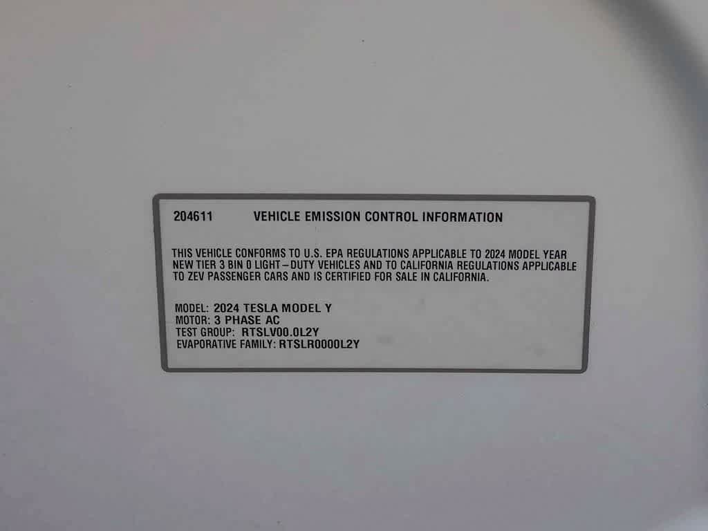 Used 2024 Tesla Model Y Long Range AWD/4WD image 24