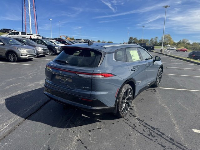 New 2025 Toyota Crown Signia image 3