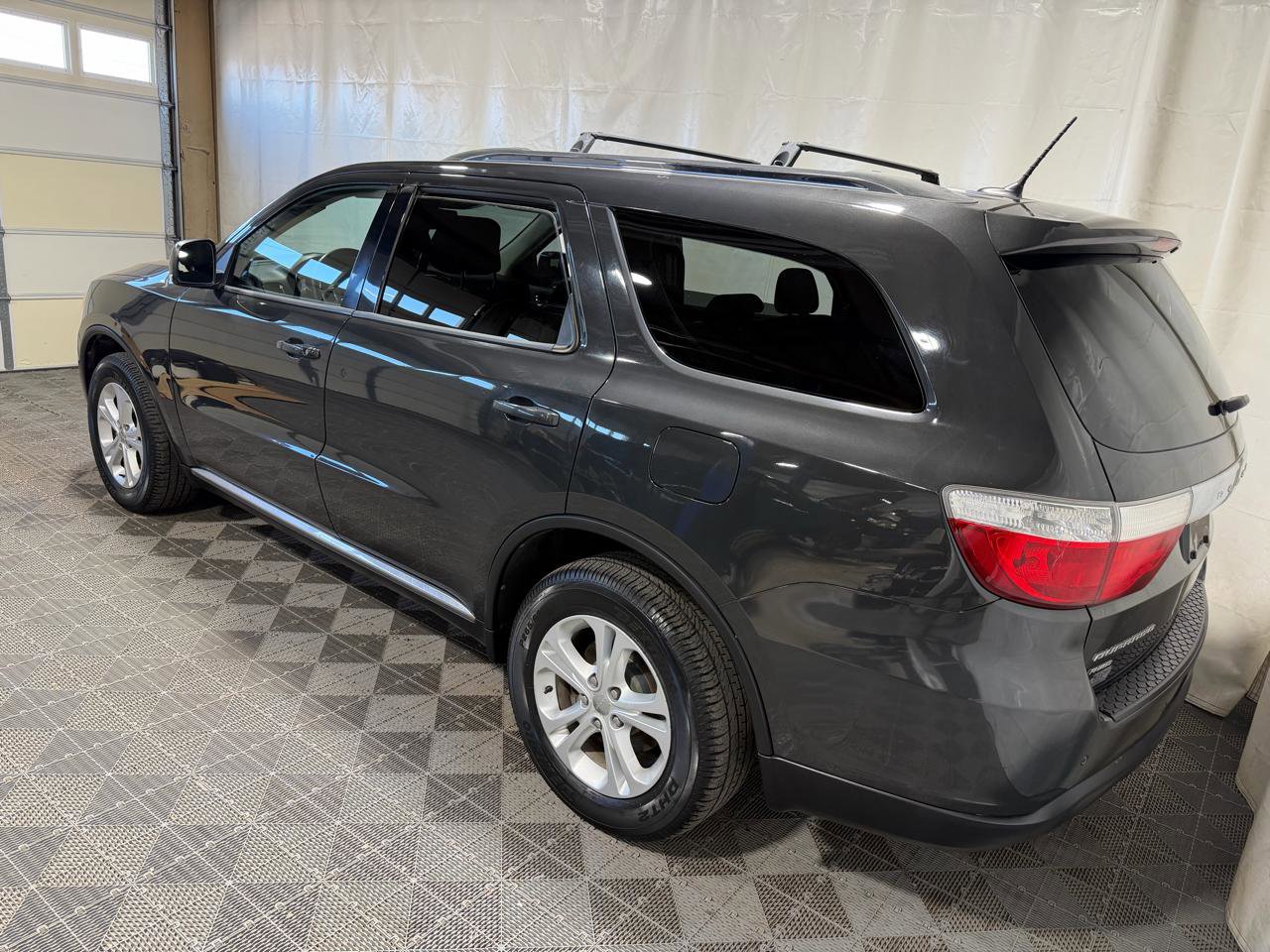 Used 2011 Dodge Durango Crew w/ Entry Nav/Commuter Group AWD/4WD image 4