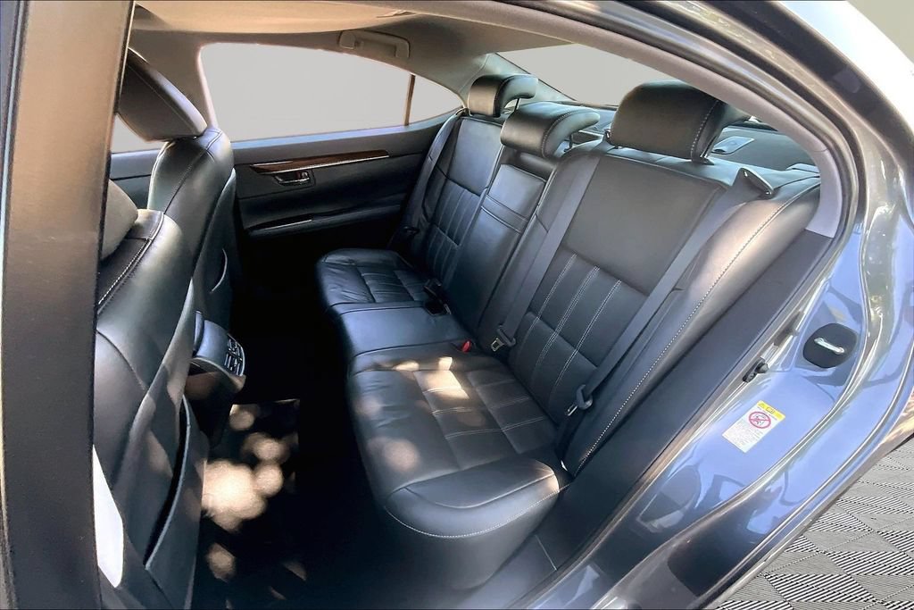 Used 2017 Lexus ES 350 w/ Luxury Package FWD image 19