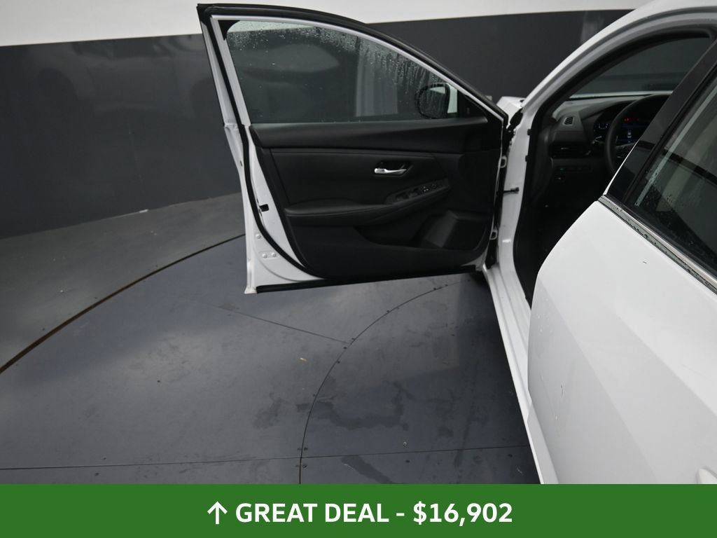 Used 2024 Nissan Sentra SV image 24