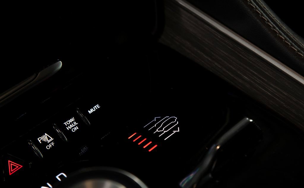 Used 2024 Jeep Wagoneer L Series III w/ Flexible Seating Group image 42