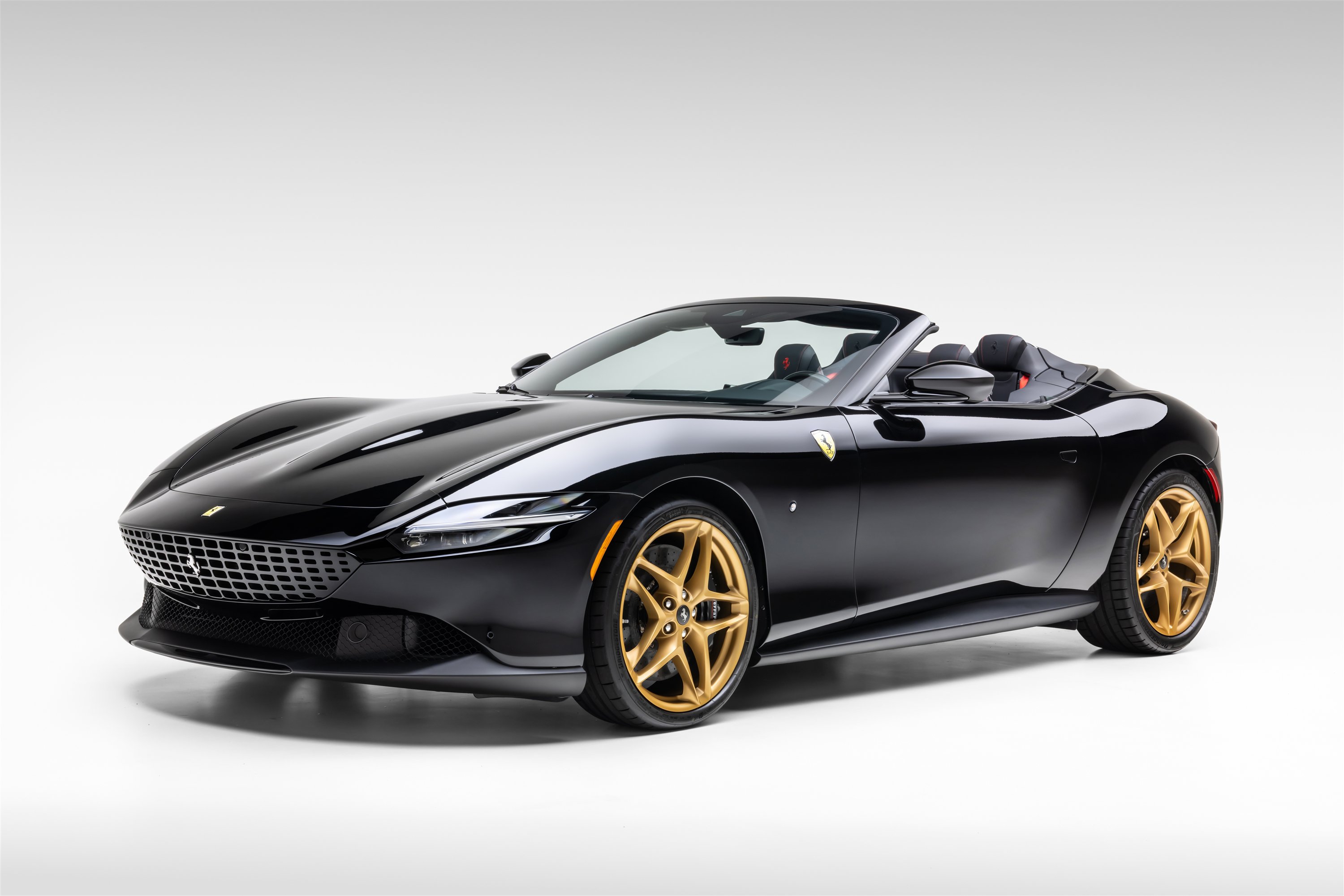 Used 2026 Ferrari Roma Spider RWD image 2