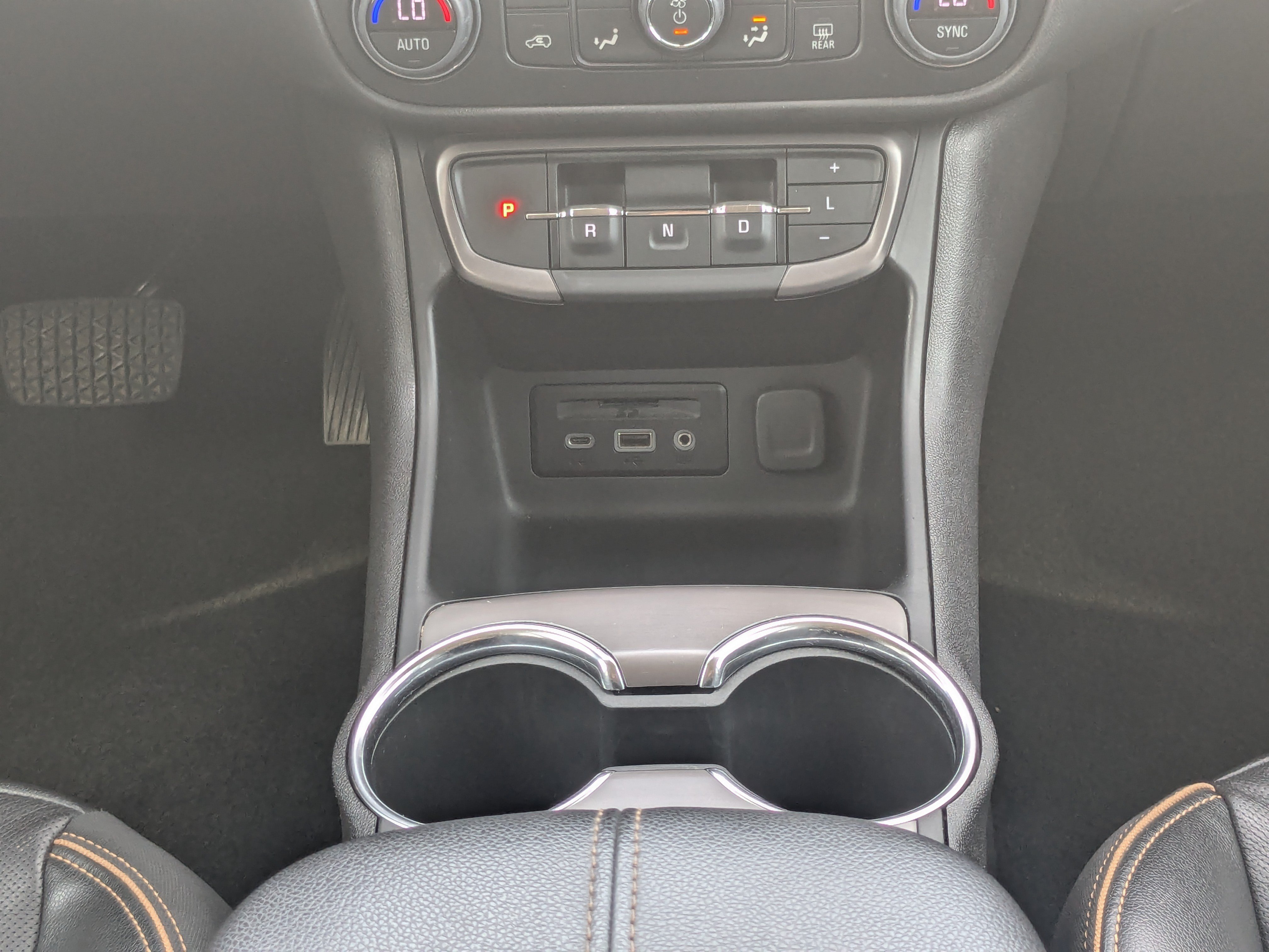 Used 2024 GMC Terrain AT4 AWD/4WD image 23
