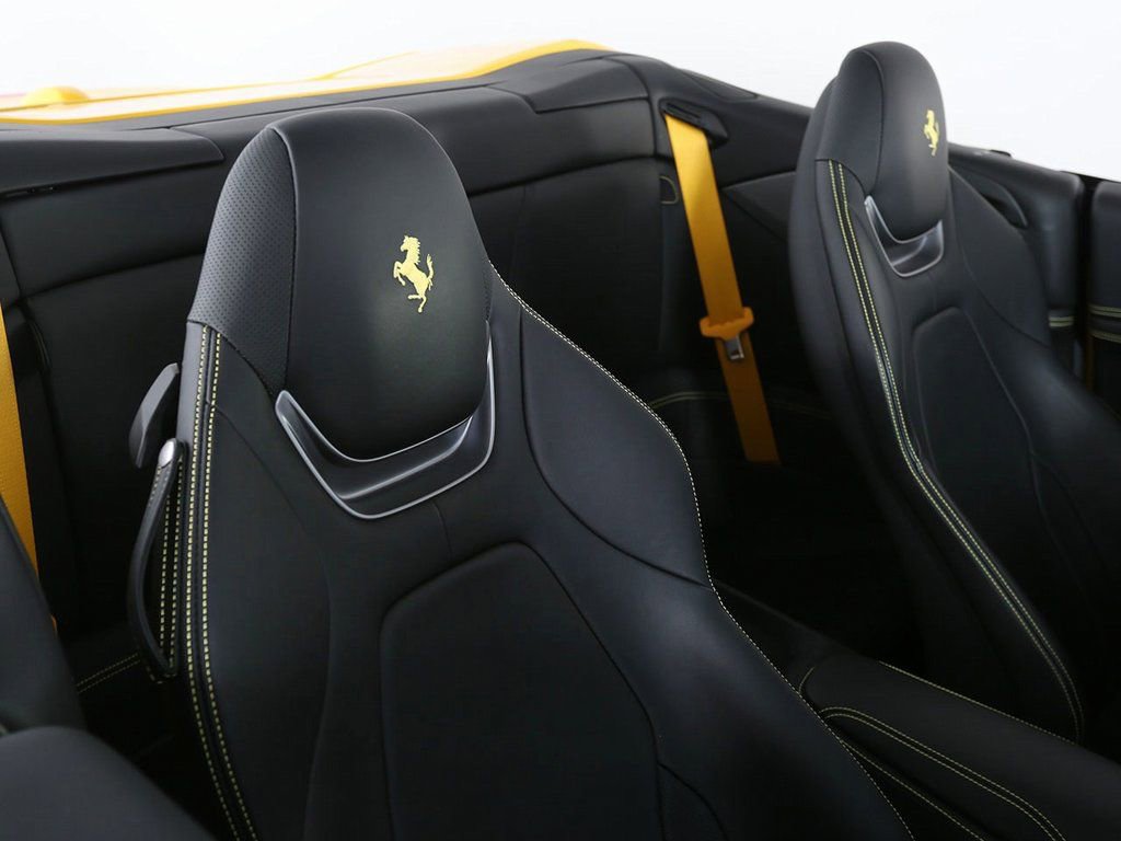 Used 2022 Ferrari Portofino M RWD image 14