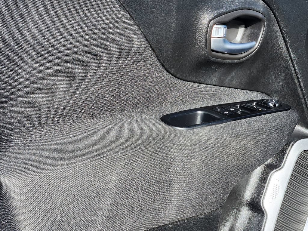 Used 2020 Jeep Renegade Sport w/ Sport Appearance Group FWD image 7