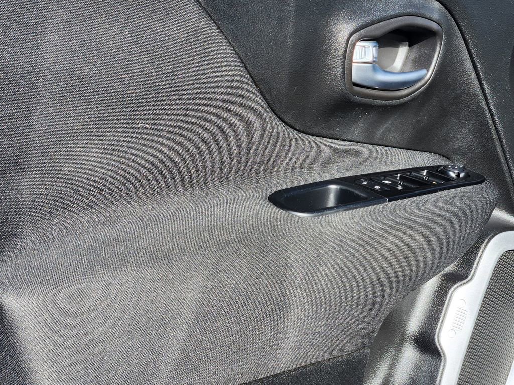 Used 2020 Jeep Renegade Sport w/ Sport Appearance Group image 7