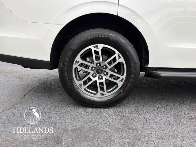 New 2026 Ford Expedition Active RWD image 32