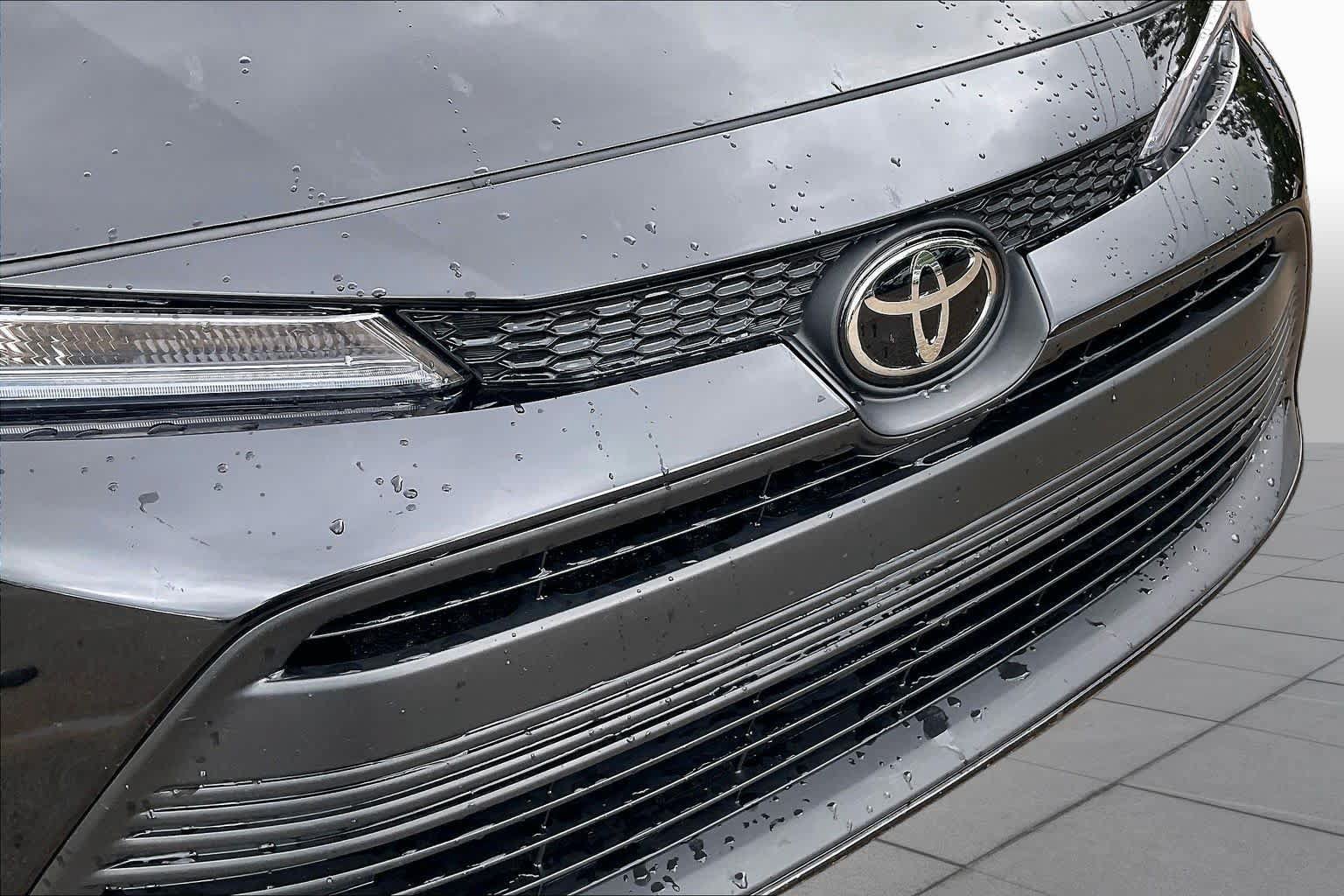 Used 2025 Toyota Corolla LE FWD image 29