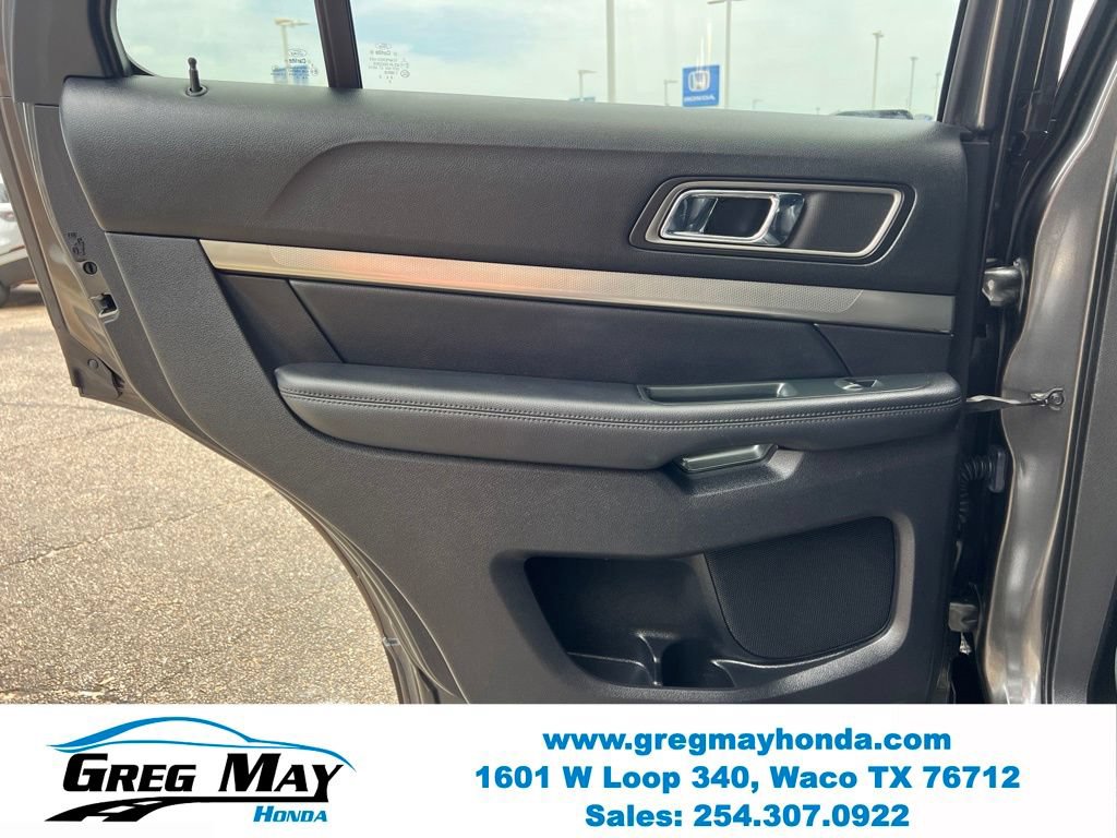 Used 2019 Ford Explorer XLT w/ Equipment Group 202A FWD image 18