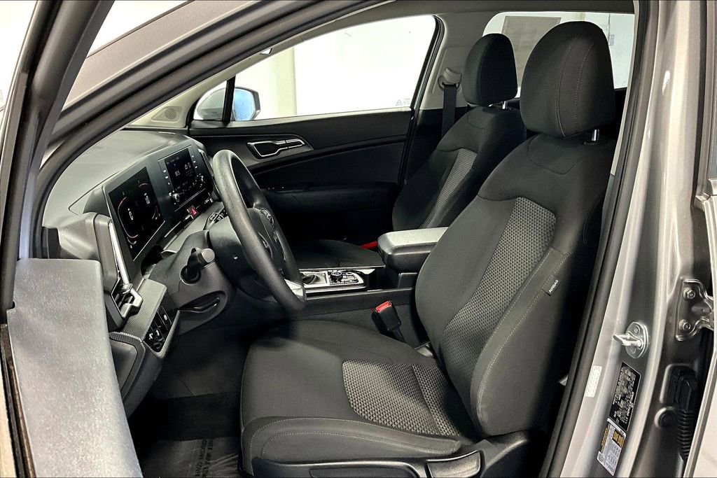 Used 2023 Kia Sportage LX image 34