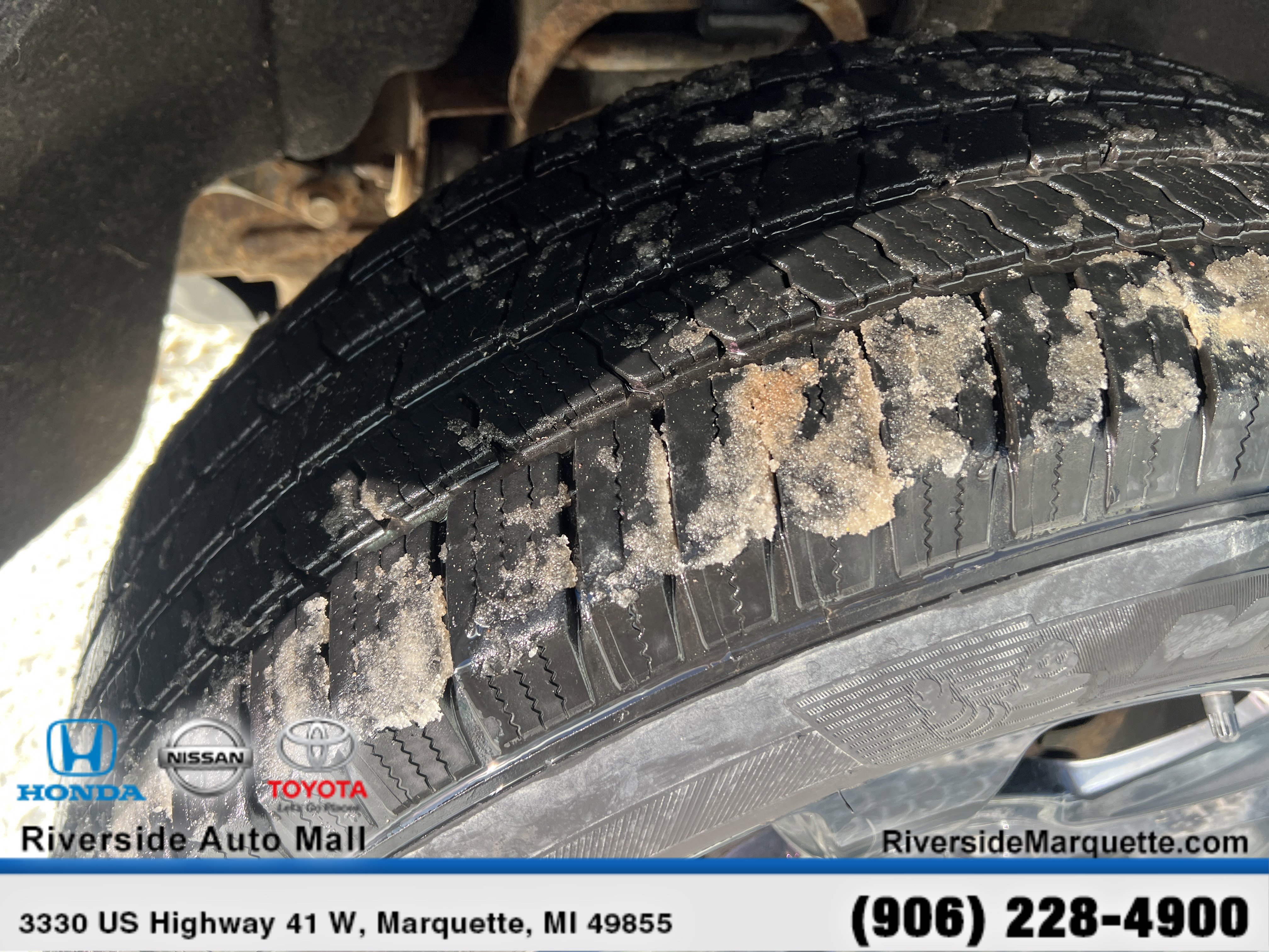 Used 2017 Chevrolet Silverado 1500 LTZ Z71 w/ Realtree Edition image 12