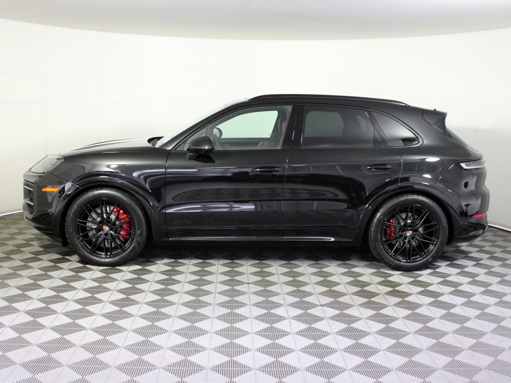 New 2026 Porsche Cayenne GTS image 2