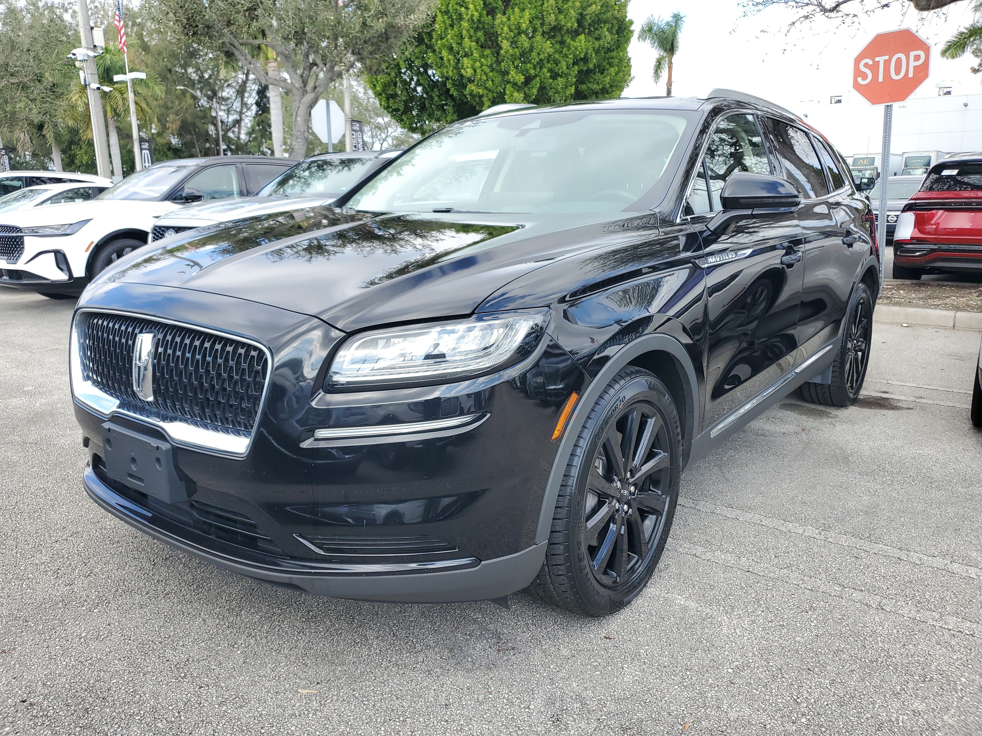 Certified 2023 Lincoln Nautilus Reserve w/ Monochromatic Package AWD/4WD image 3