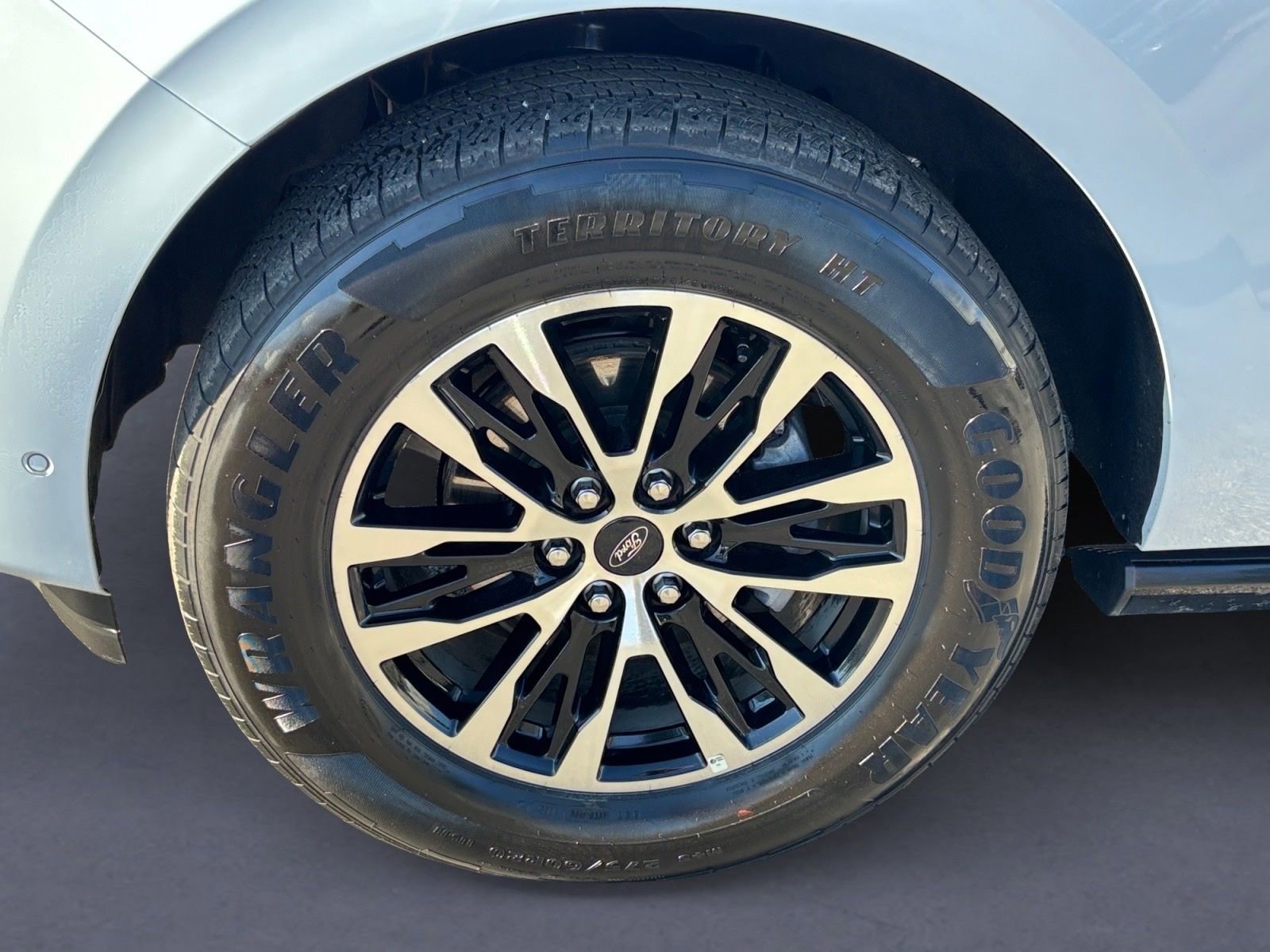 Used 2025 Ford Expedition Platinum image 14