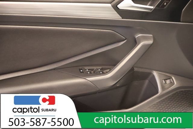 Used 2019 Volkswagen Jetta SEL w/ Cold Weather Package FWD image 11