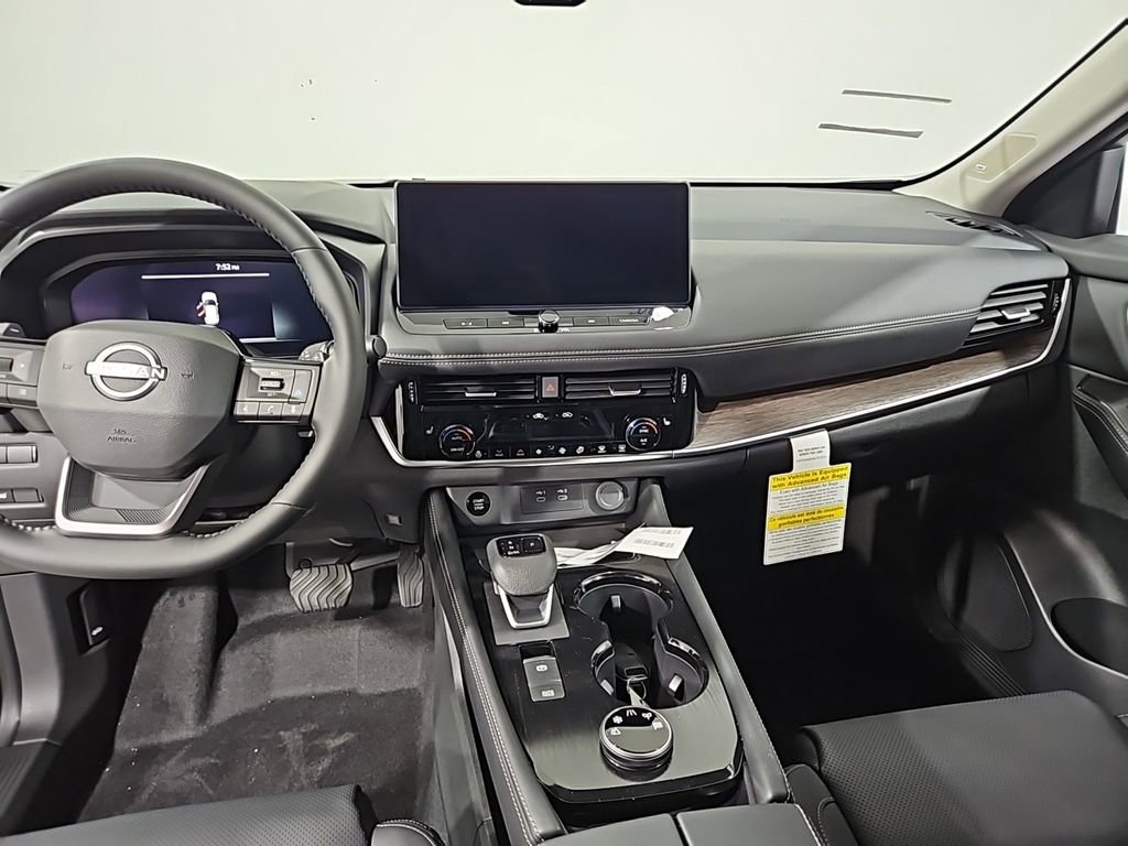 New 2025 Nissan Rogue Platinum w/ Platinum Premium Package image 12