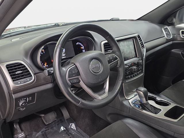 Used 2018 Jeep Grand Cherokee Altitude AWD/4WD image 16