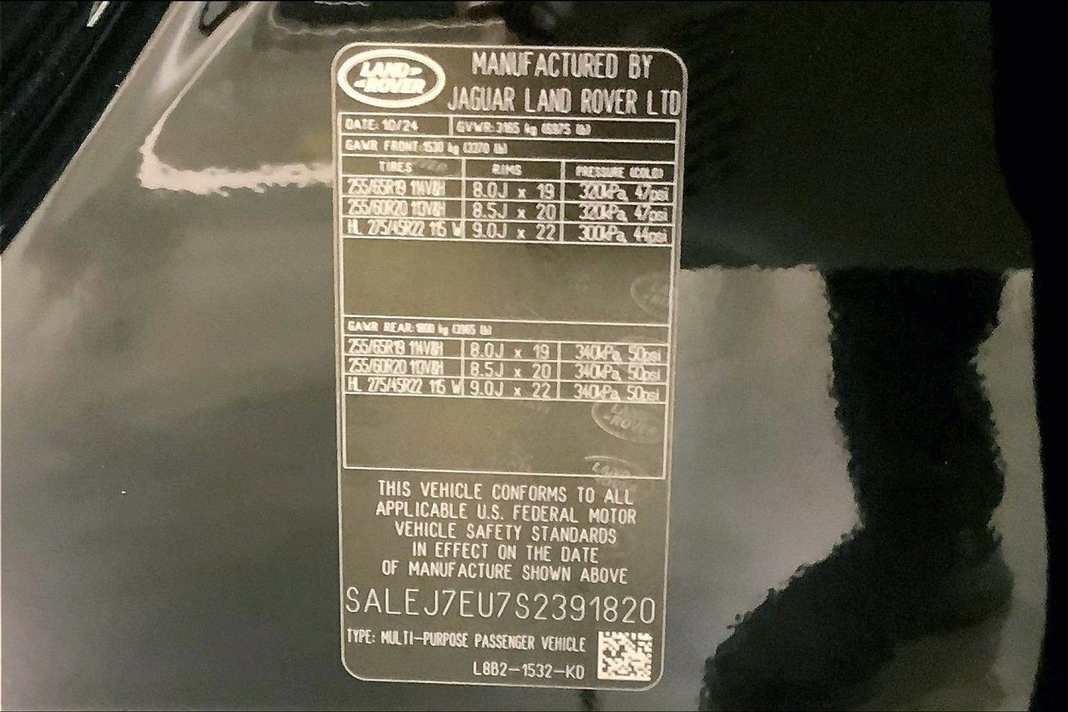 Used 2025 Land Rover Defender 110 S image 33