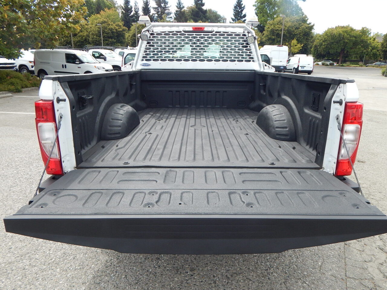 Used 2021 Ford F250 XL w/ Power Equipment Group RWD image 3