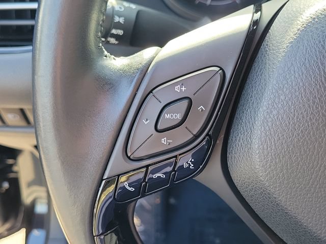 Used 2020 Toyota C-HR XLE FWD image 17