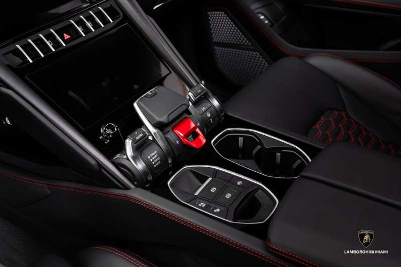 Used 2024 Lamborghini Urus S image 31