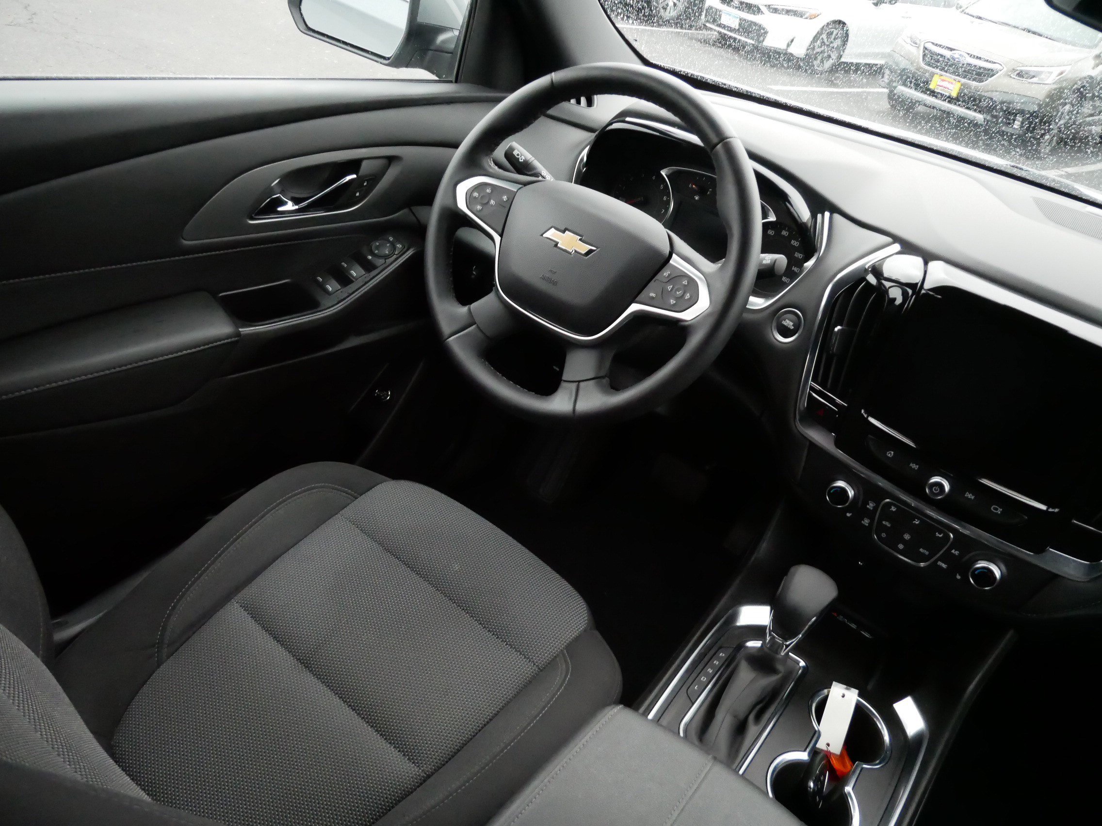 Used 2023 Chevrolet Traverse LT image 9