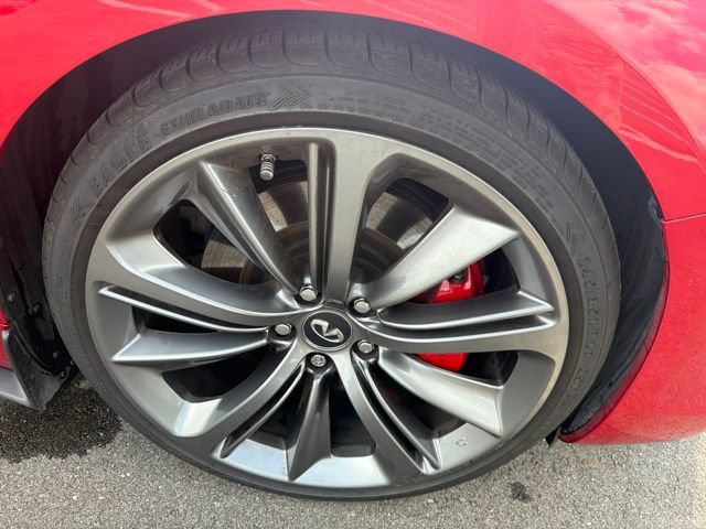 Used 2018 INFINITI Q60 Red Sport 400 w/ Pro Active Package AWD/4WD image 4