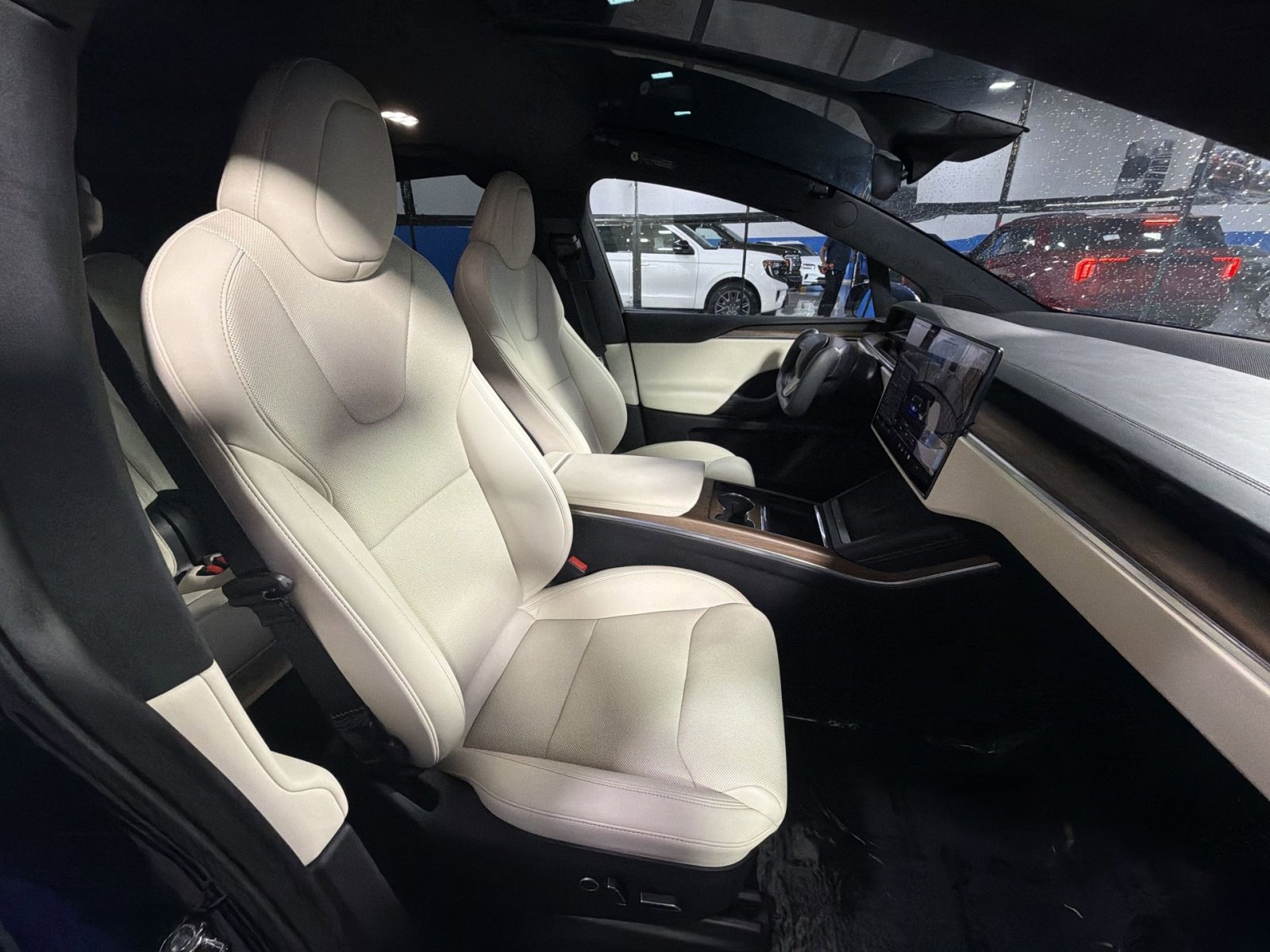 Used 2023 Tesla Model X image 27