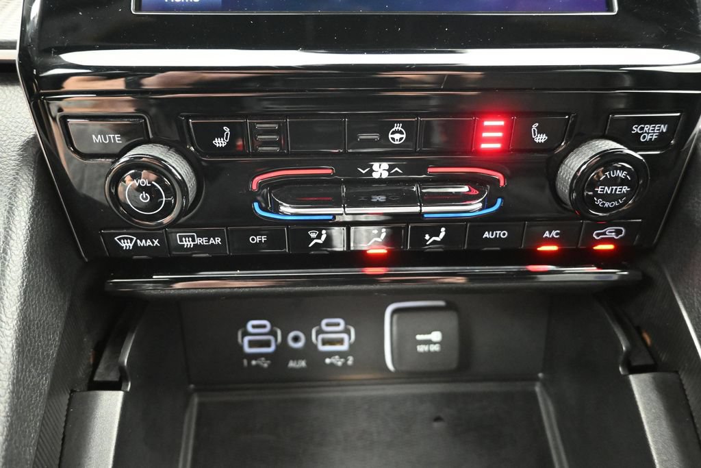 Used 2024 Jeep Grand Cherokee Altitude RWD image 19