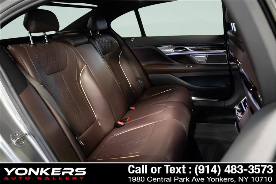 Used 2020 BMW 740i w/ M Sport Package RWD image 21