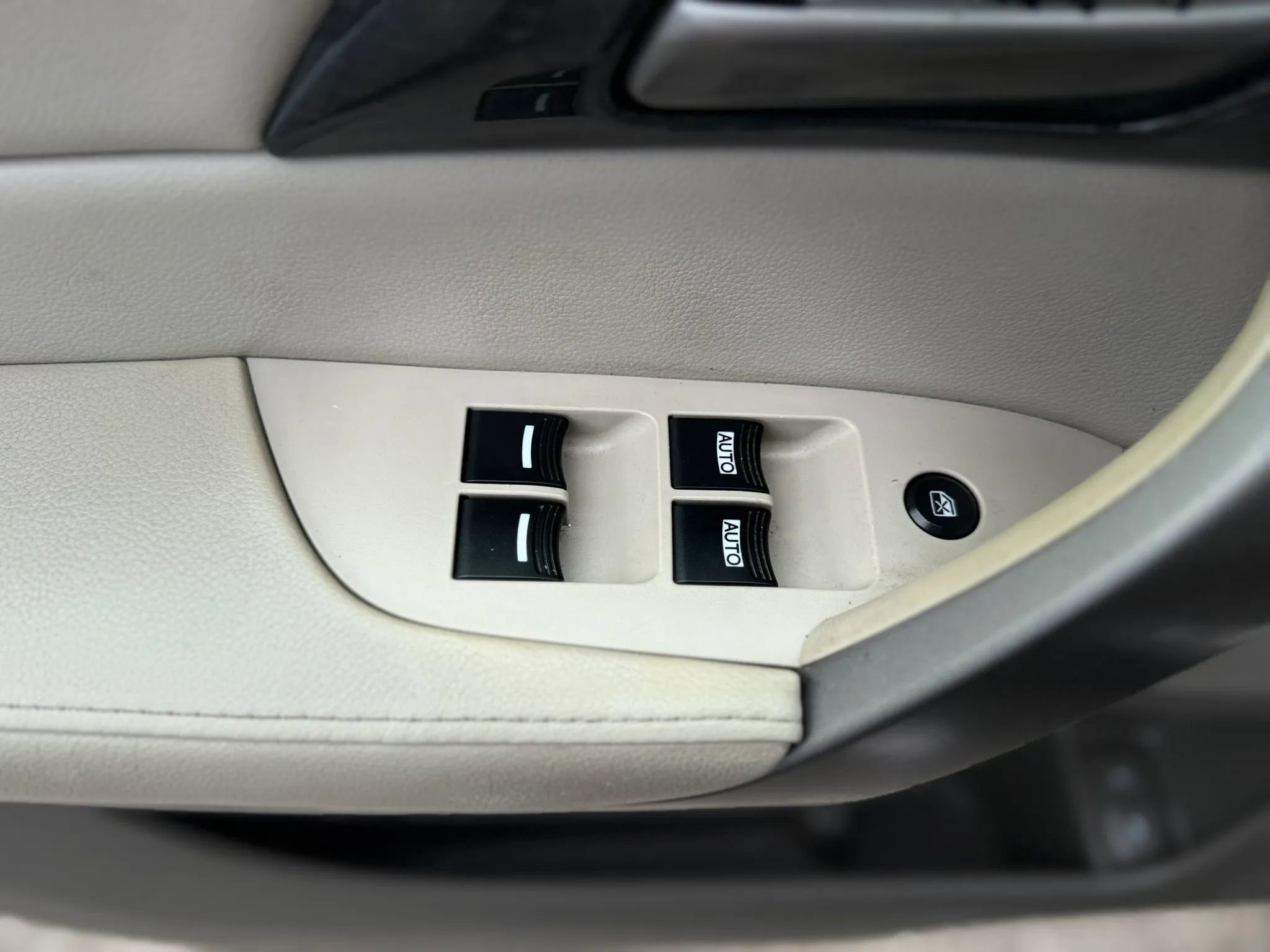 Used 2008 Acura MDX w/ Technology Package image 25