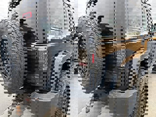 Used 2017 Jeep Wrangler Unlimited Sahara w/ Connectivity Group image 30