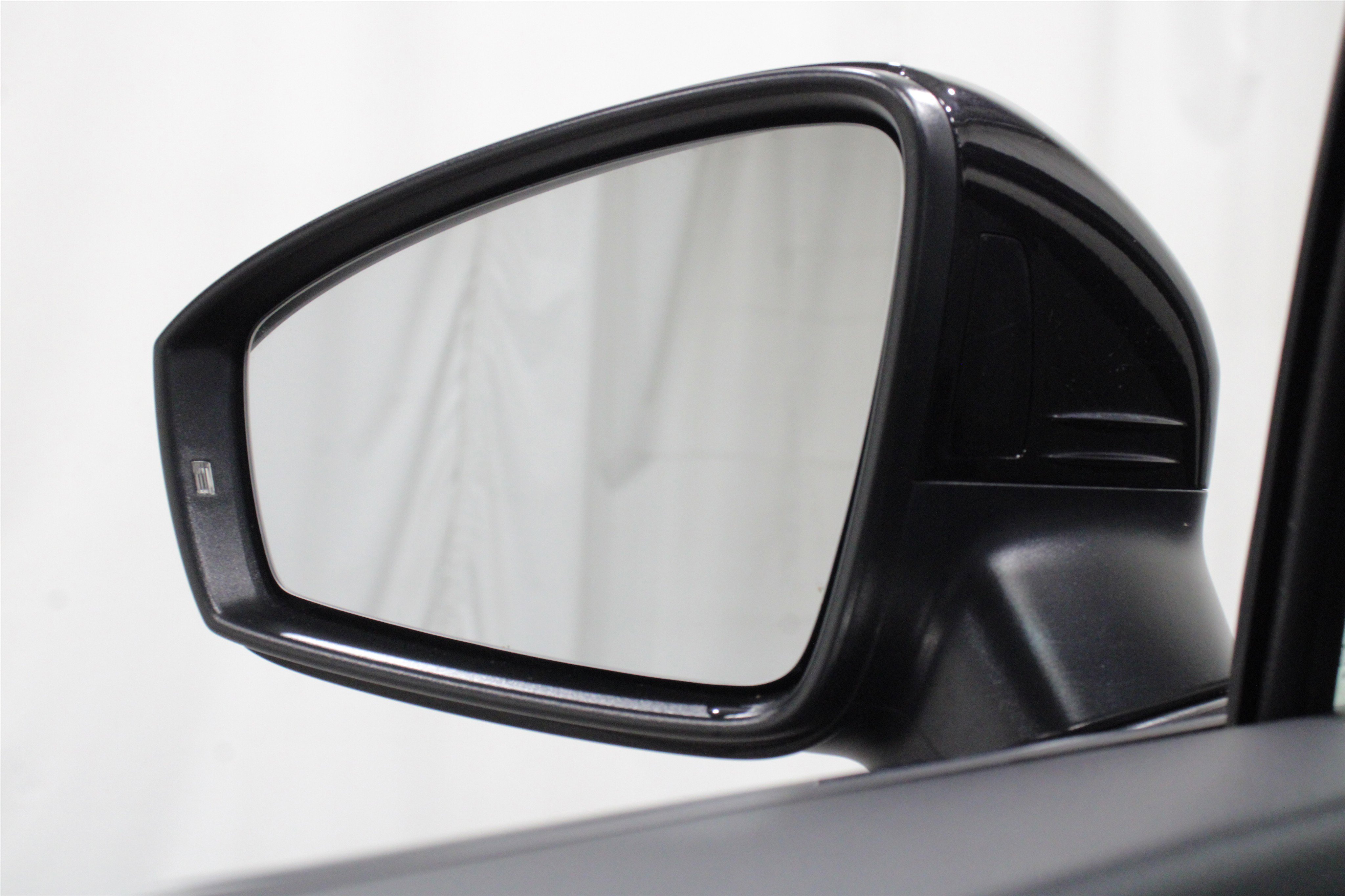 Used 2024 Volkswagen Tiguan SE image 11