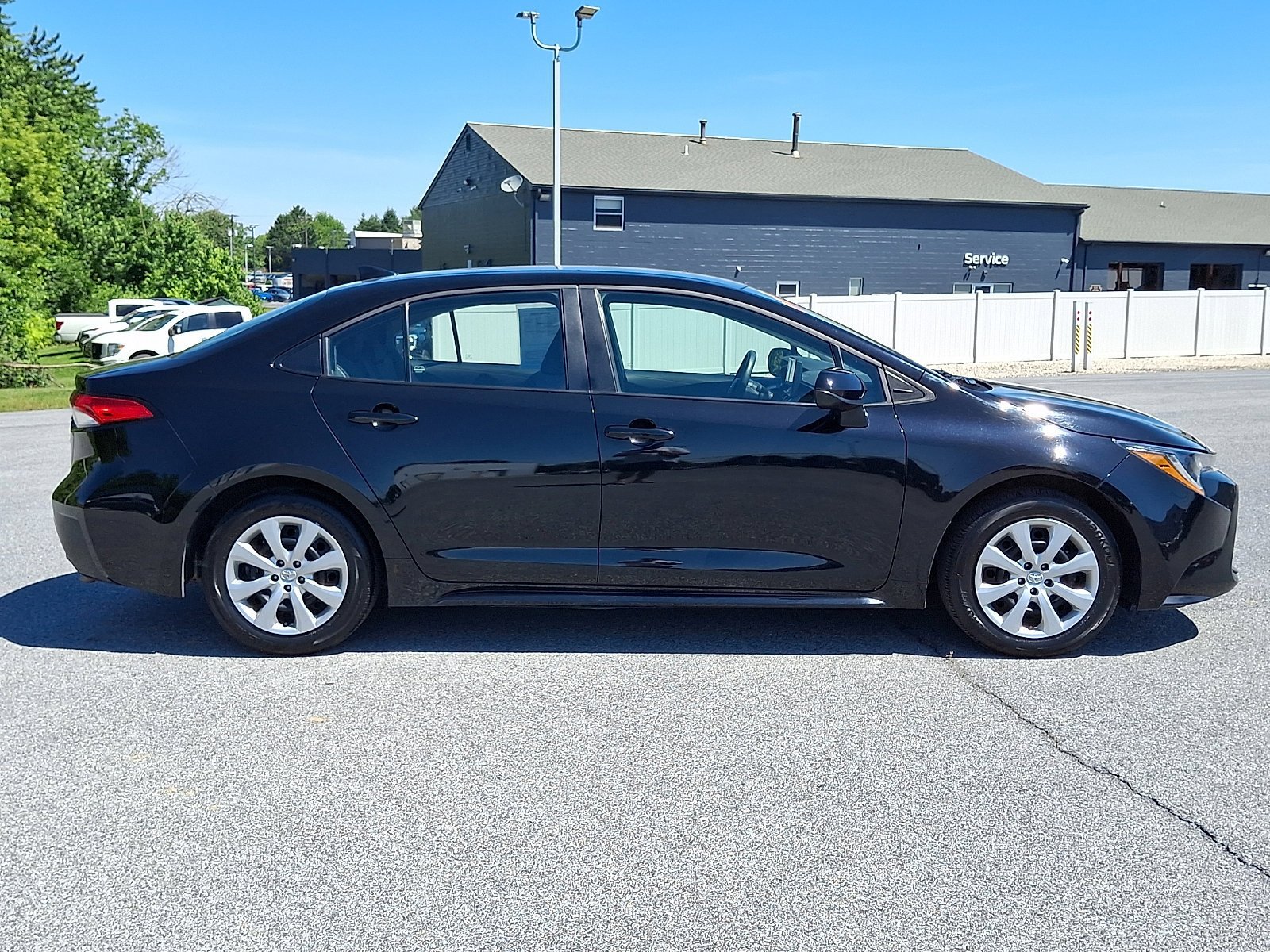 Used 2025 Toyota Corolla LE FWD image 8