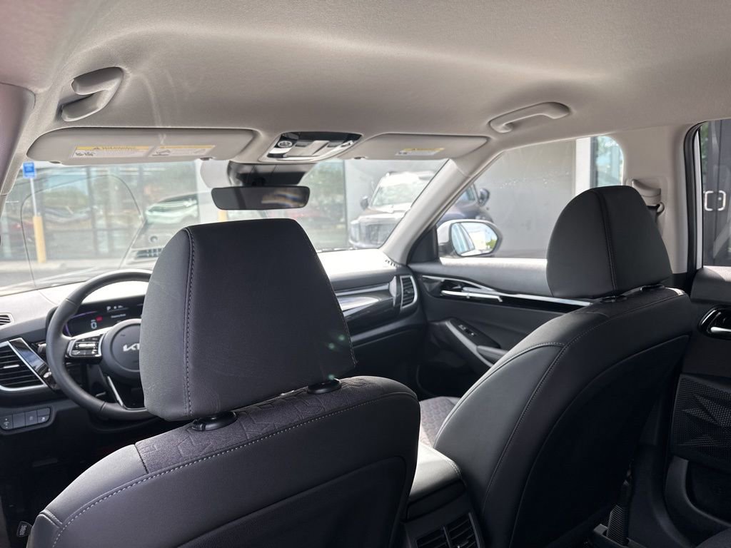 Used 2026 Kia Seltos S AWD/4WD image 22