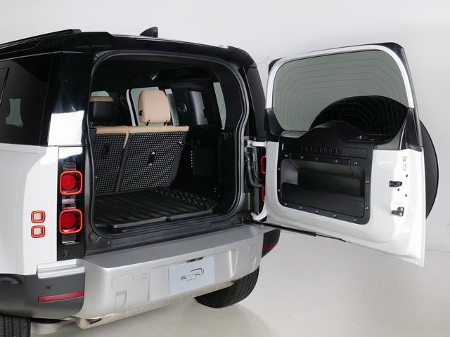 Certified 2025 Land Rover Defender 110 S AWD/4WD image 32
