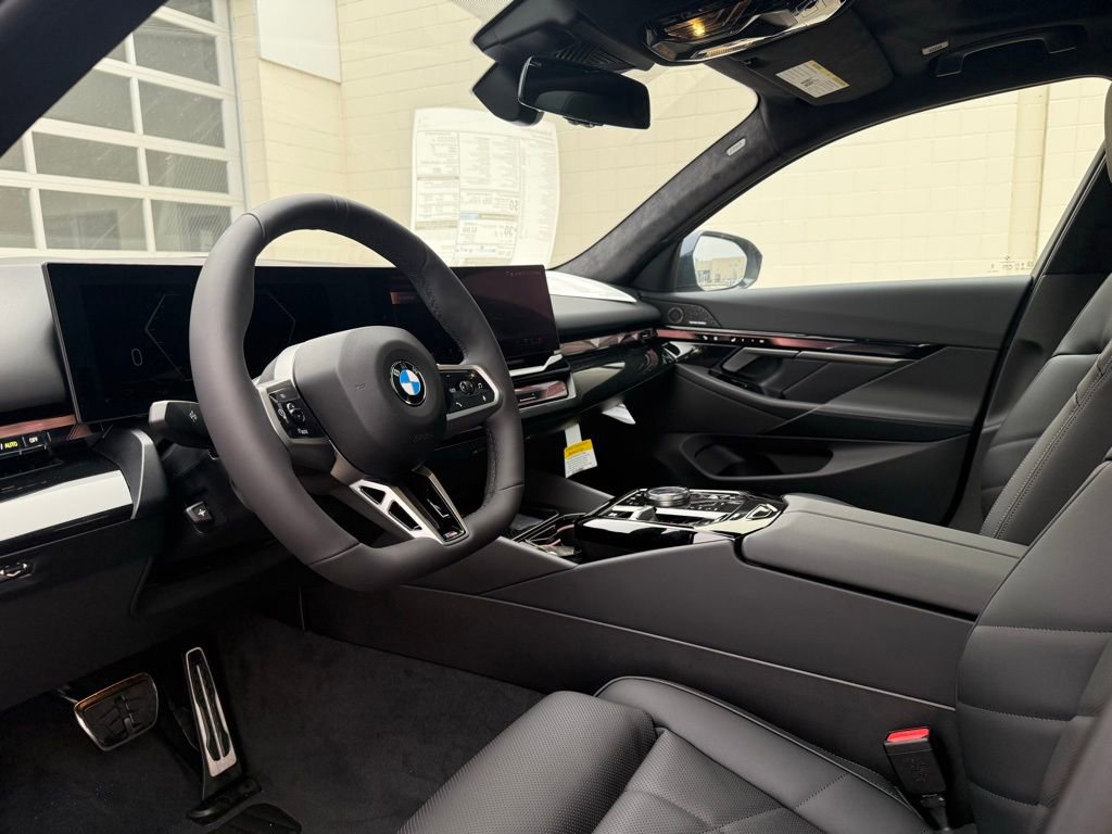 New 2026 BMW 530i xDrive w/ M Sport Package image 4