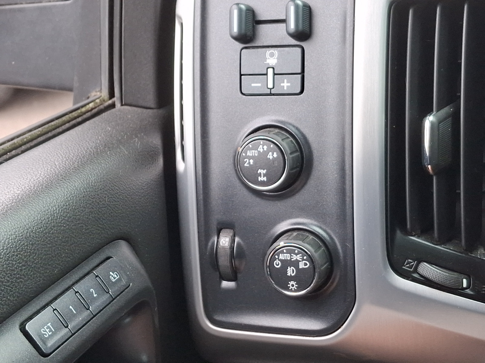 Used 2015 GMC Sierra 1500 SLT AWD/4WD image 23