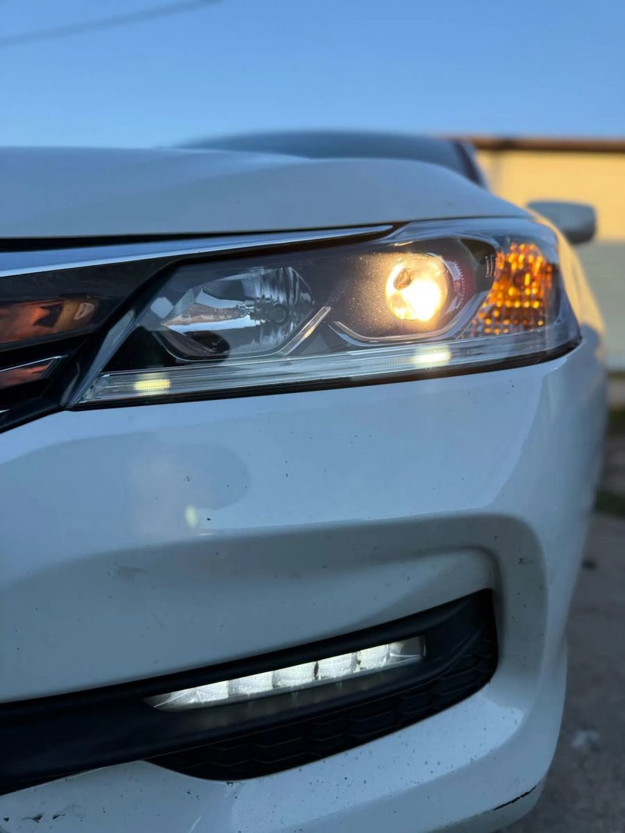 Used 2017 Honda Accord EX-L image 7