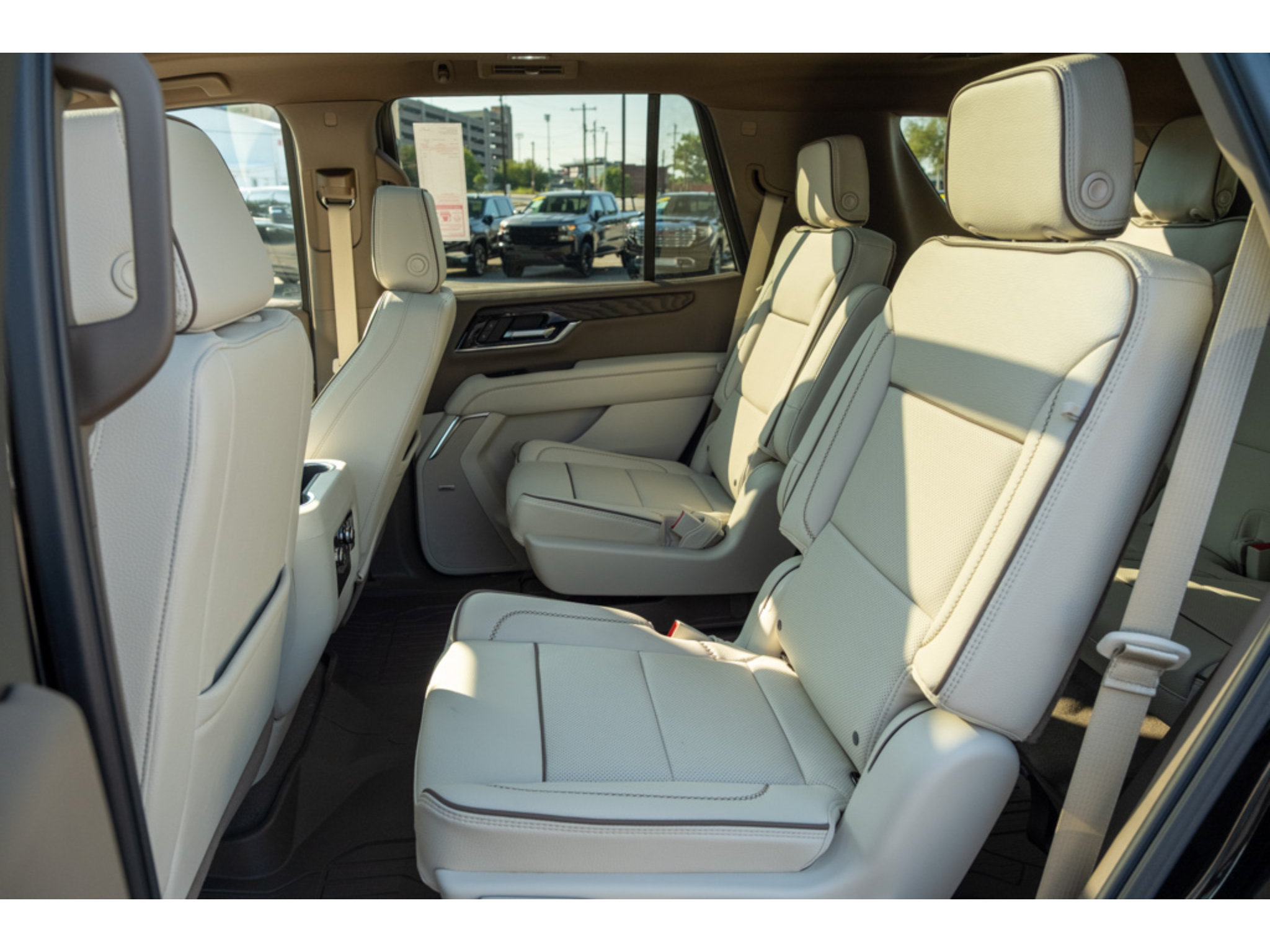 New 2026 GMC Yukon Denali w/ Sun & Power Step Package AWD/4WD image 13