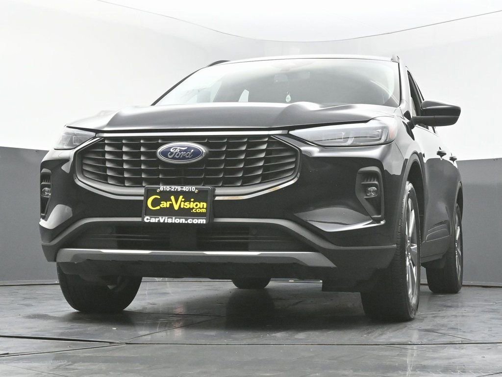 Used 2025 Ford Escape Platinum image 47